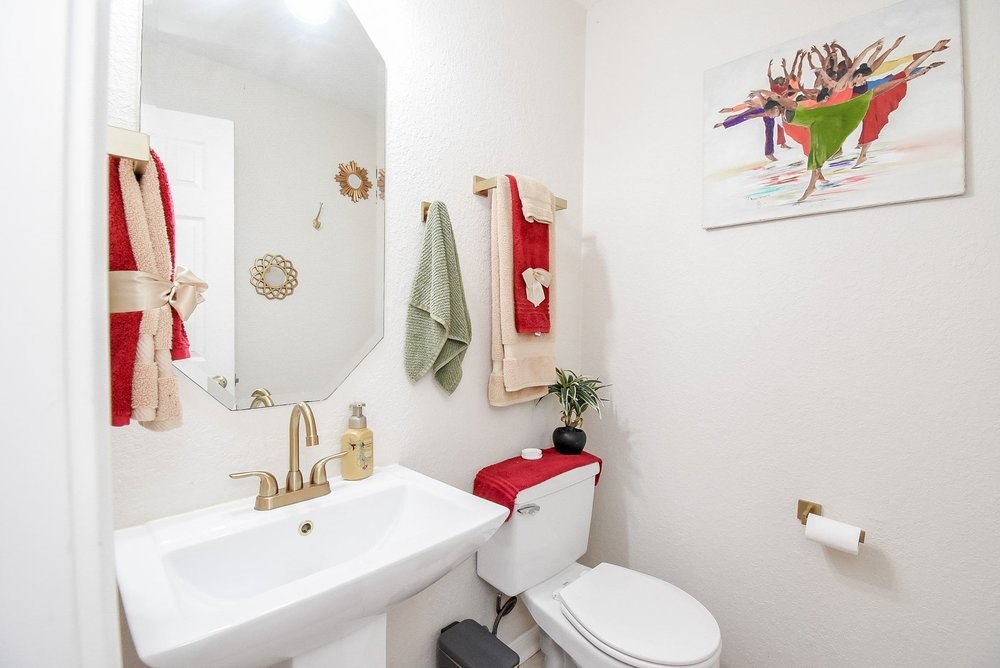 17302 Pecan Acres Drive Property Photo 25
