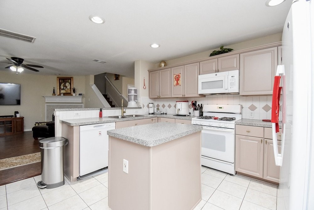 17302 Pecan Acres Drive Property Photo 26