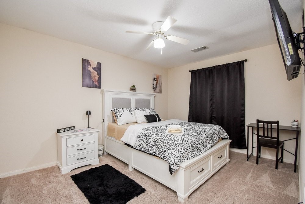 17302 Pecan Acres Drive Property Photo 31