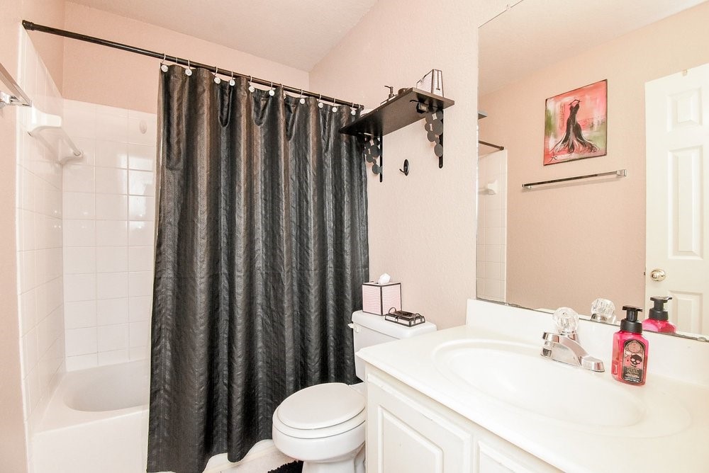 17302 Pecan Acres Drive Property Photo 33