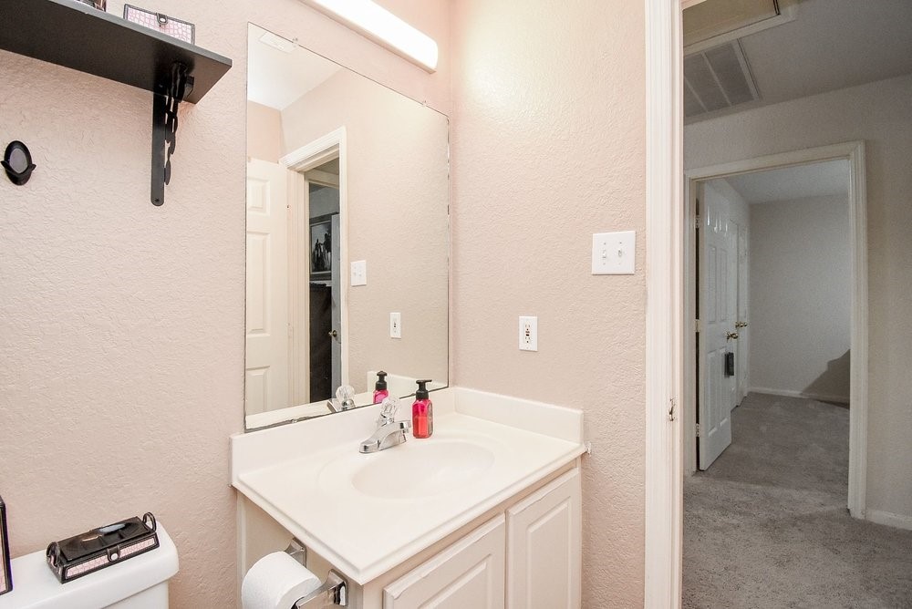17302 Pecan Acres Drive Property Photo 34