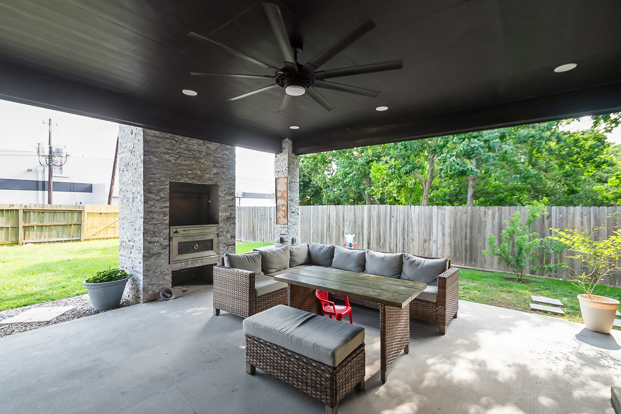 1524 Longley Street Property Photo 2