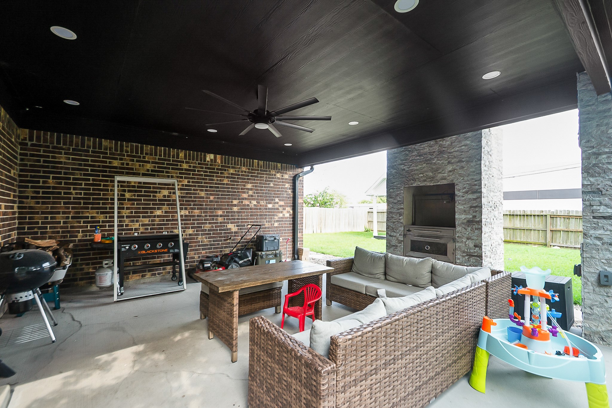 1524 Longley Street Property Photo 6