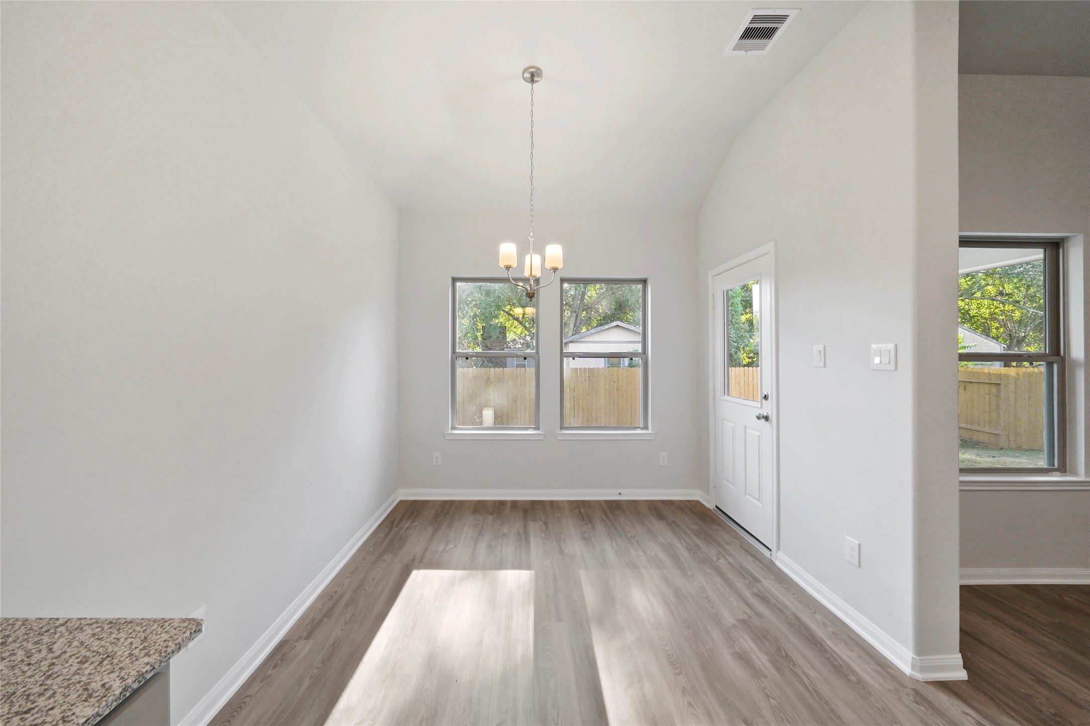511 Johnson Street Property Photo 8