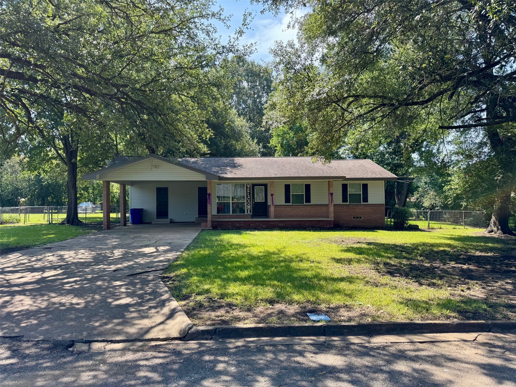605 Parkway Street Property Photo 1