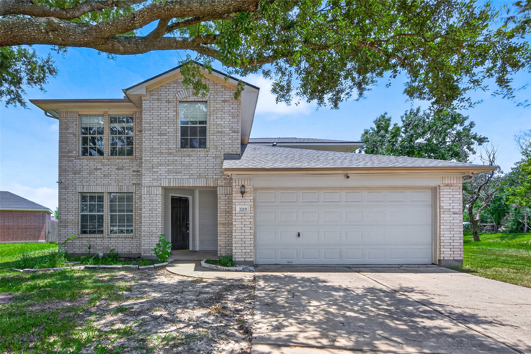 3219 Watercliff Court Property Photo 1