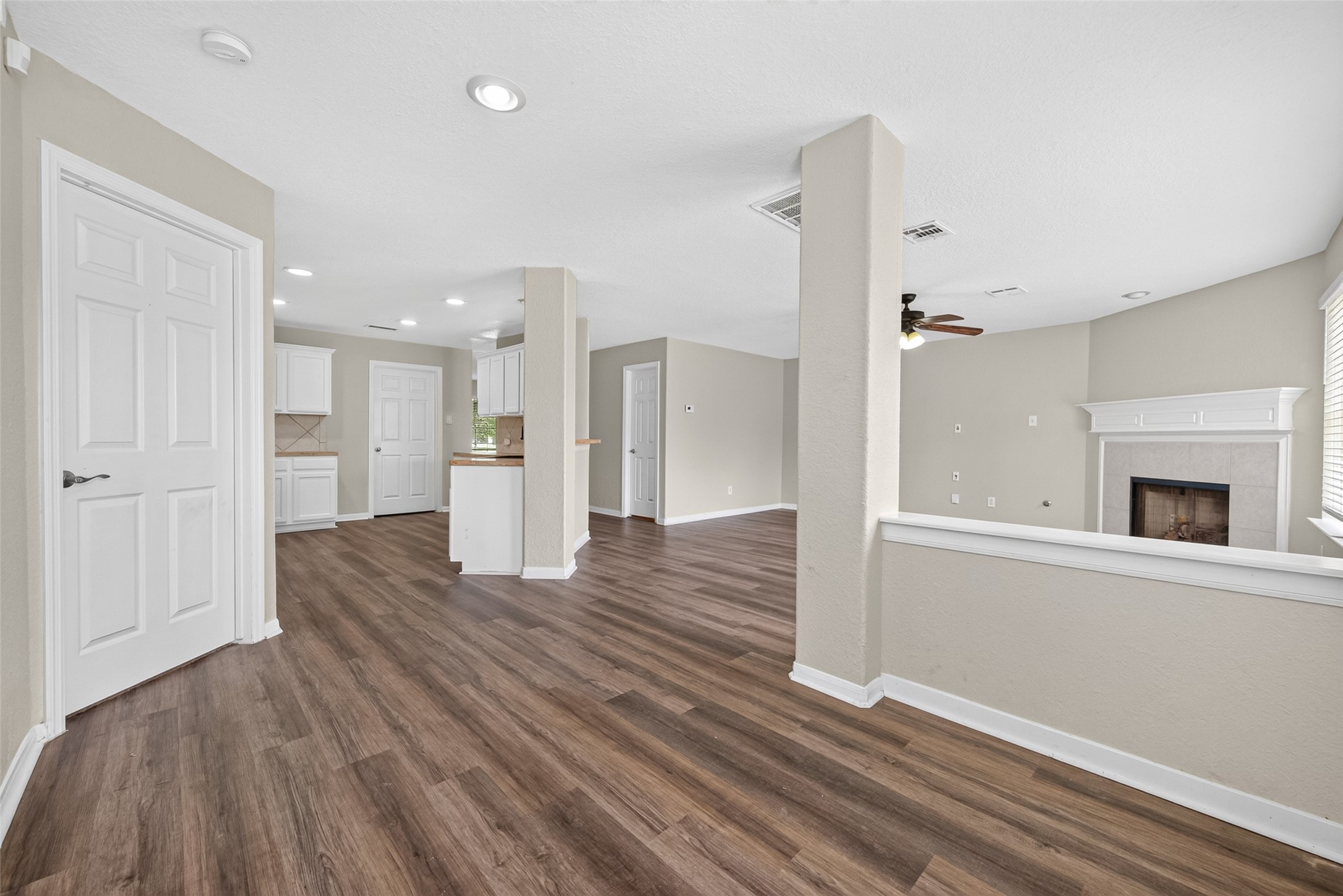 3219 Watercliff Court Property Photo 8