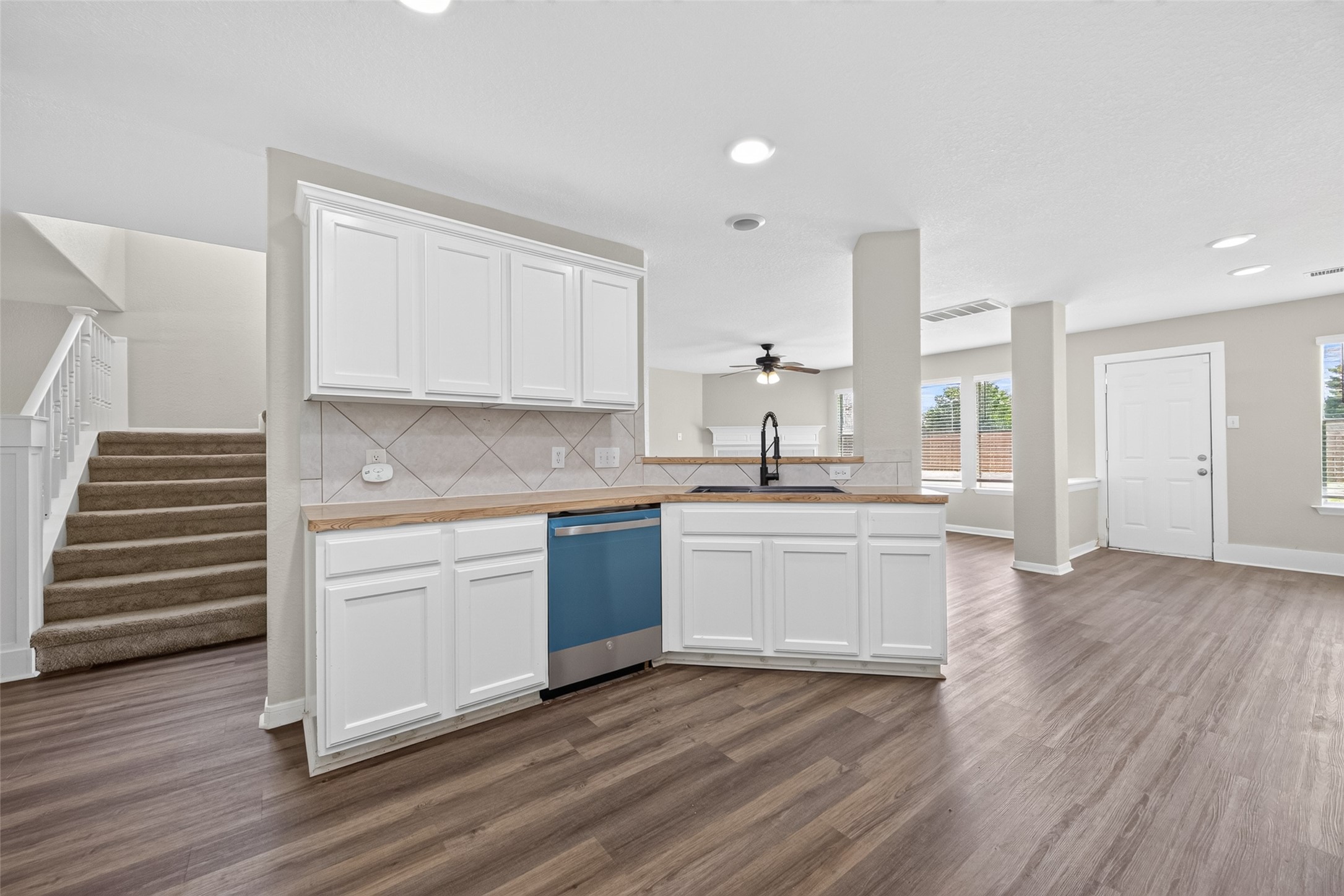 3219 Watercliff Court Property Photo 10