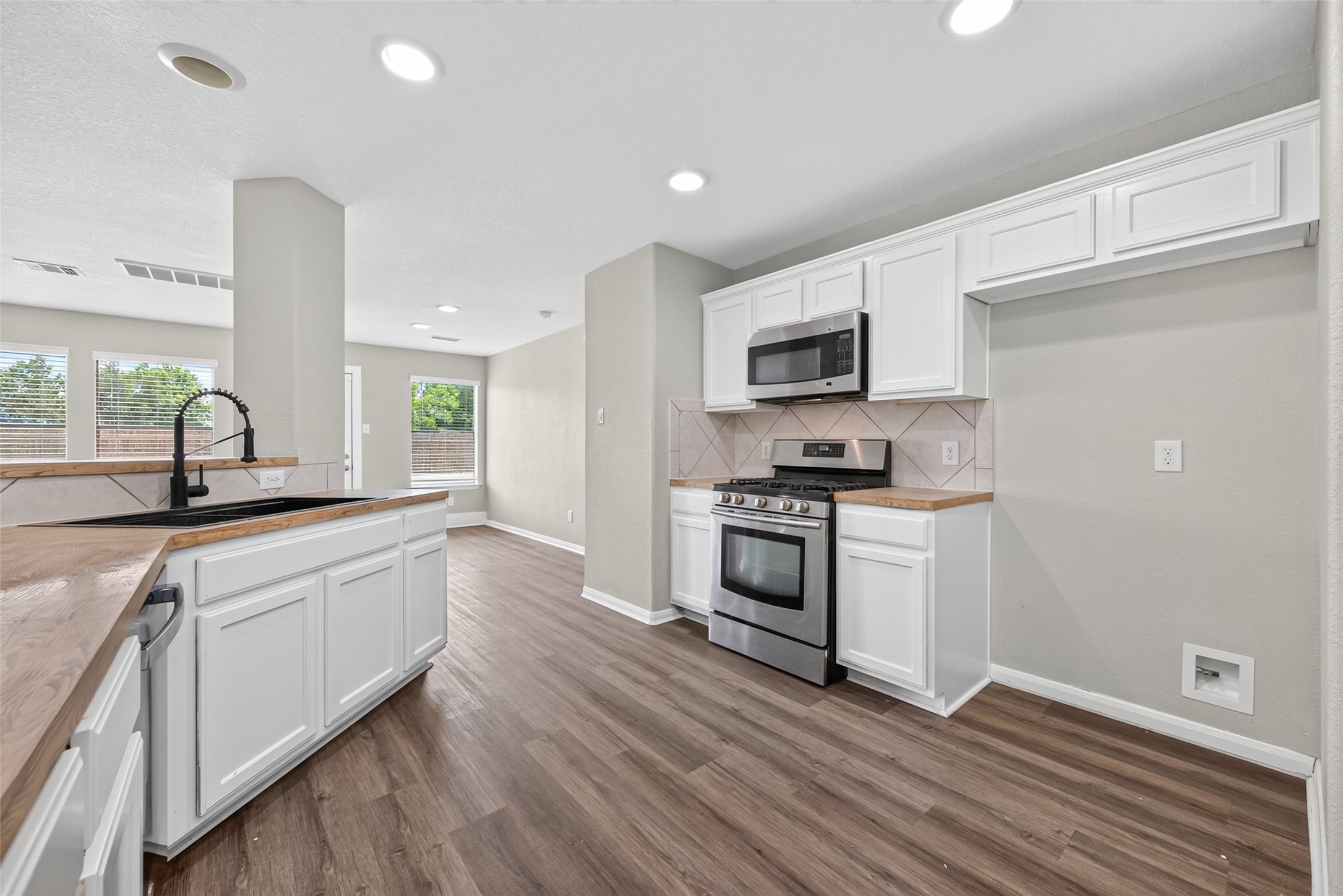 3219 Watercliff Court Property Photo 11