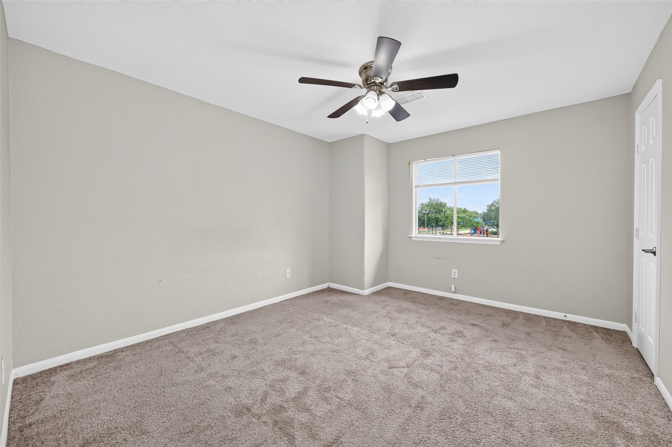 3219 Watercliff Court Property Photo 28