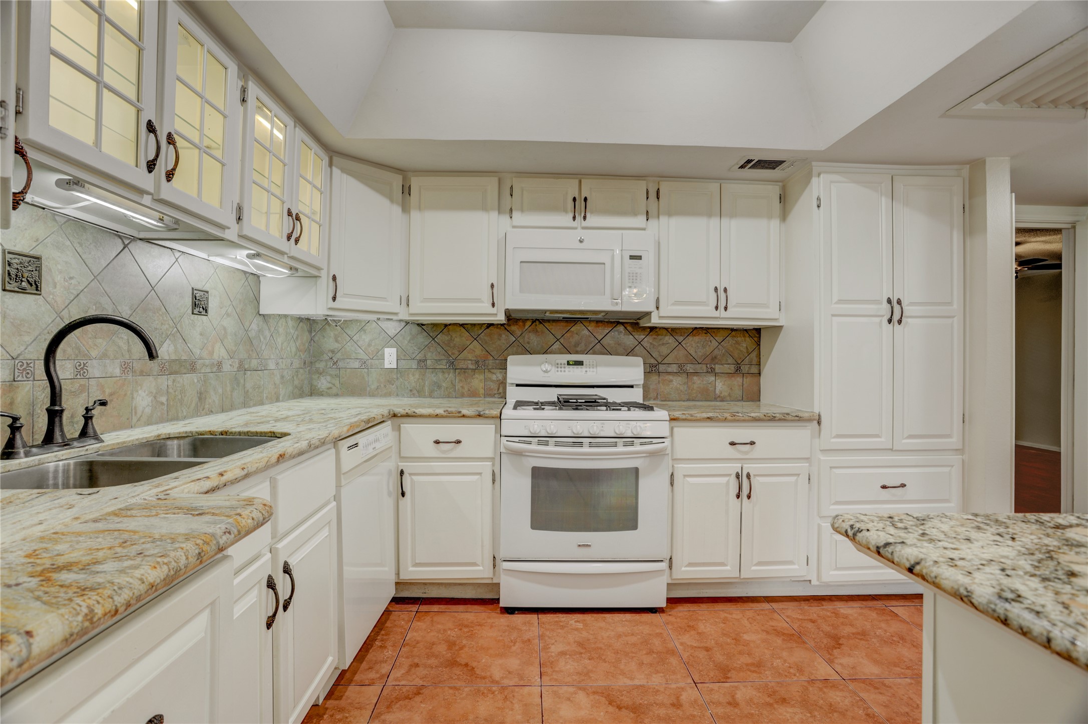 2253 Triway Lane 0234 Property Photo 7