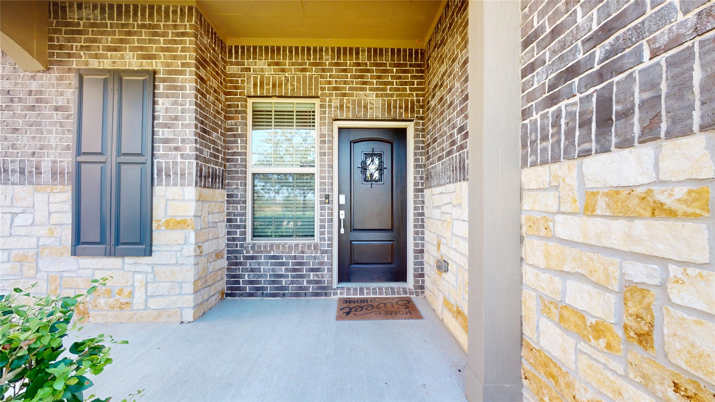 30807 Lake Spur Manor Property Photo 3
