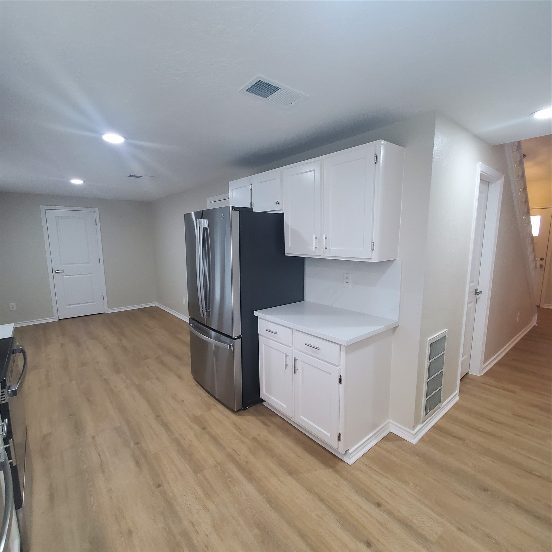 2514 Windswept Drive Property Photo 8