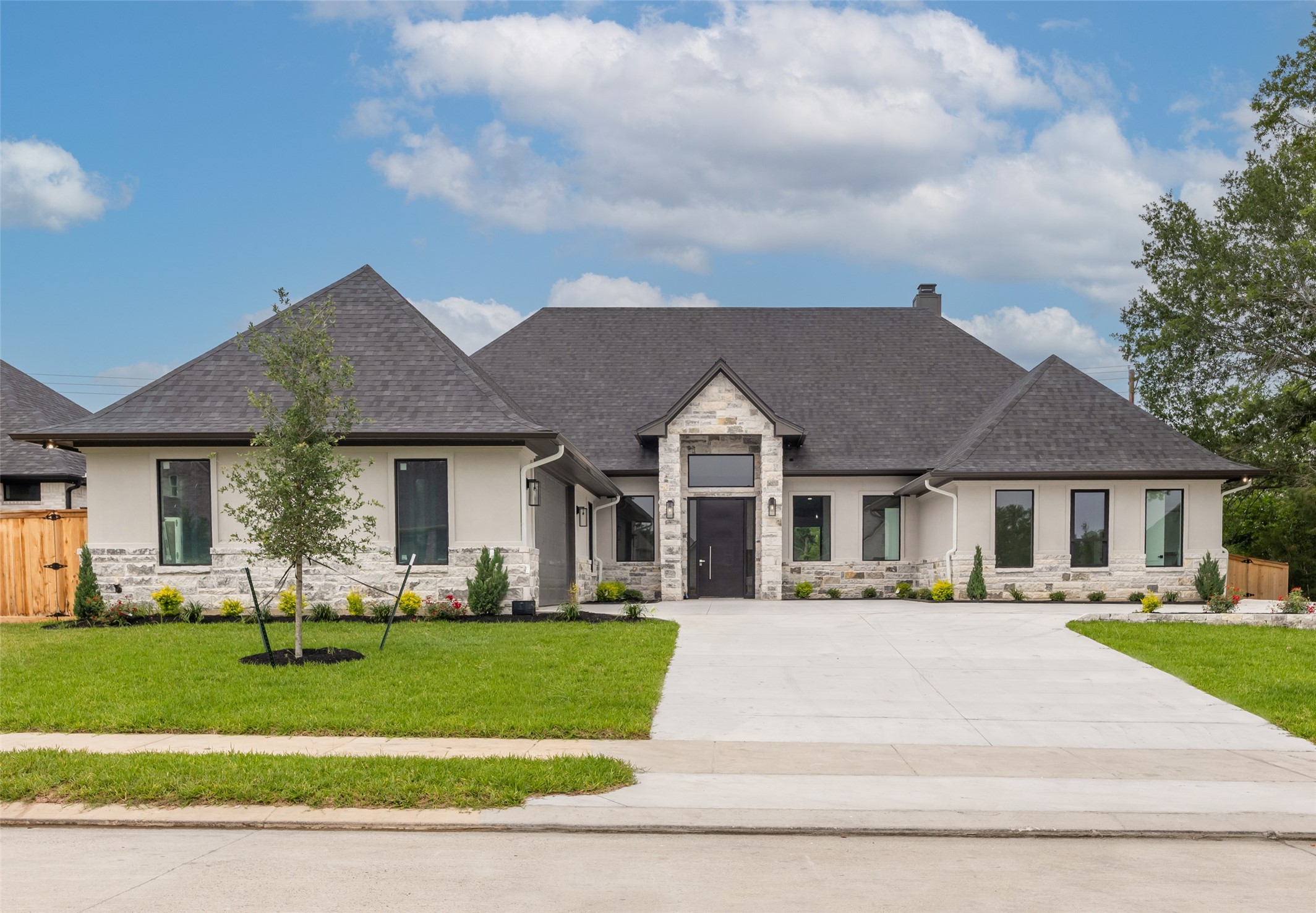 2044 Pebble Bend Drive Property Photo