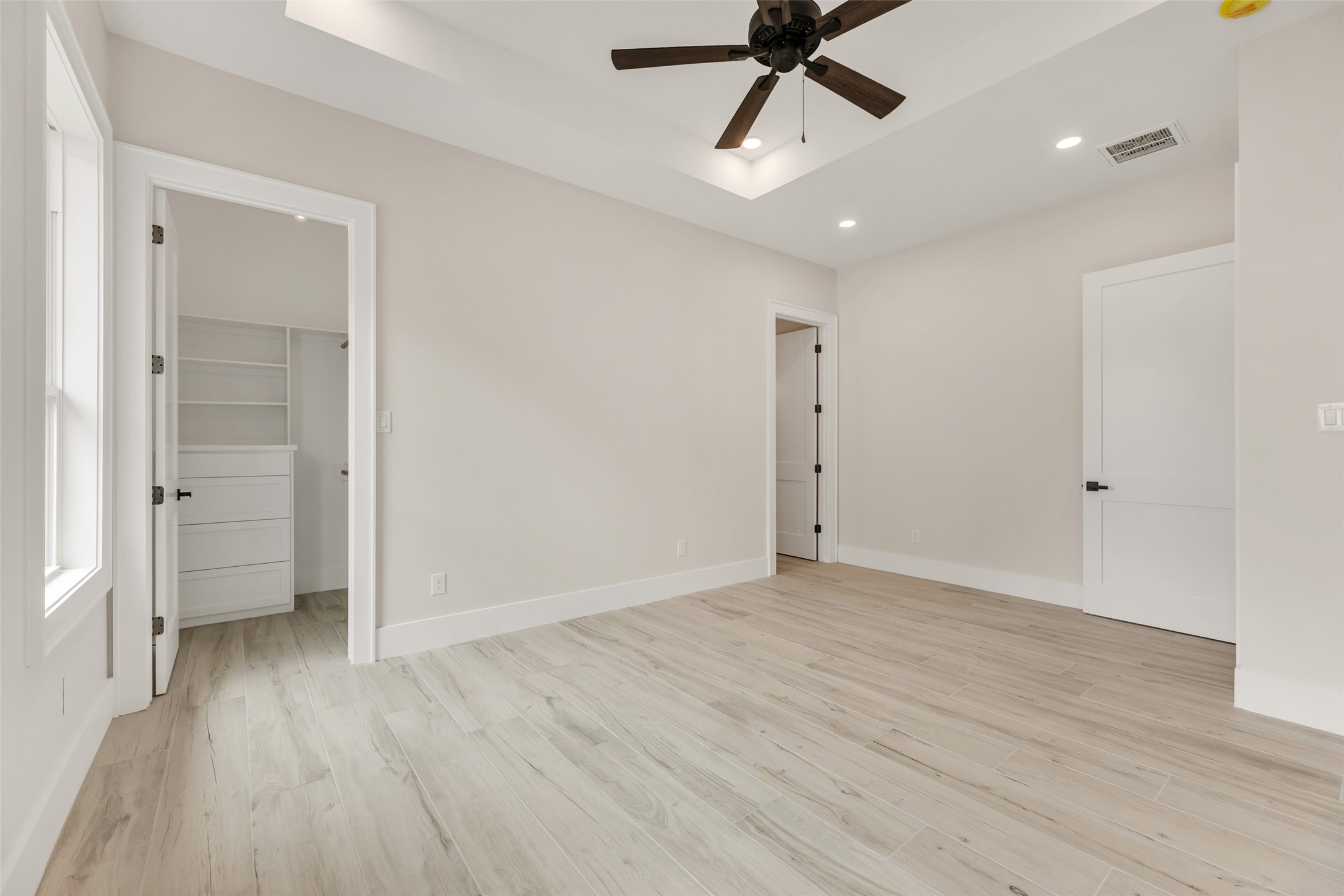 2044 Pebble Bend Drive Property Photo 16