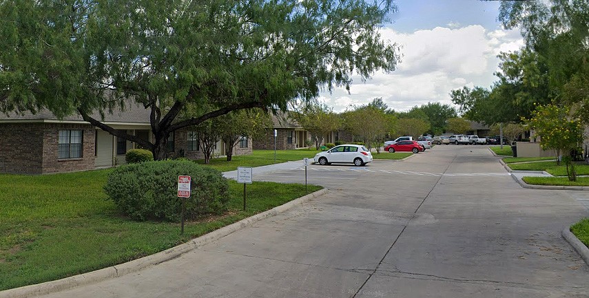 210 N Eagle Pass Rd Property Photo 2