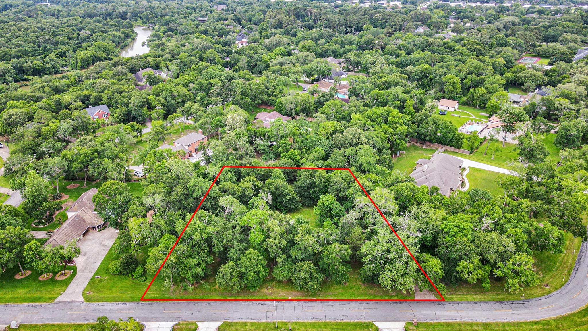 611 Oak Drive Property Photo