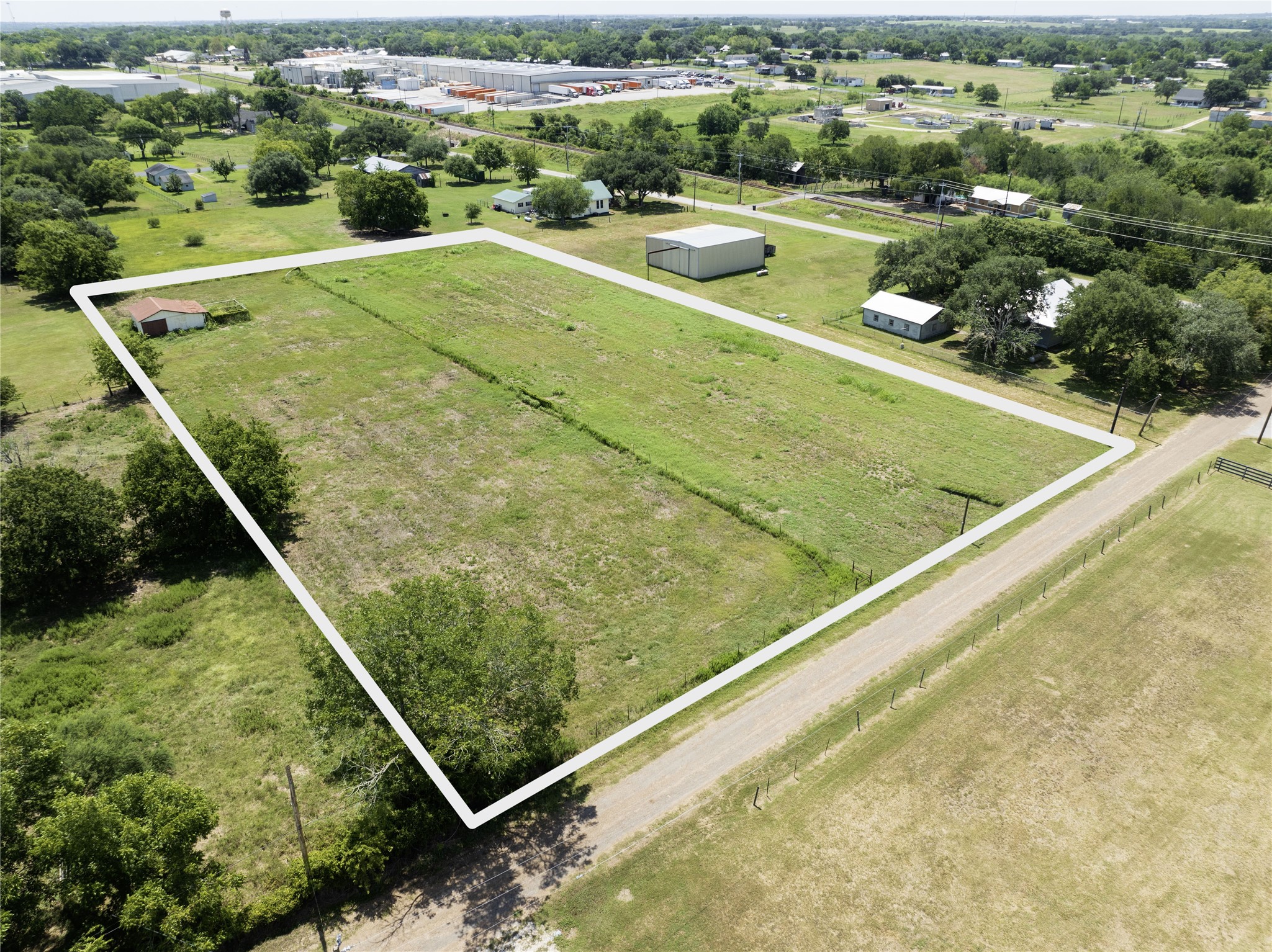 215 Old Highway 90 Loop Property Photo 2