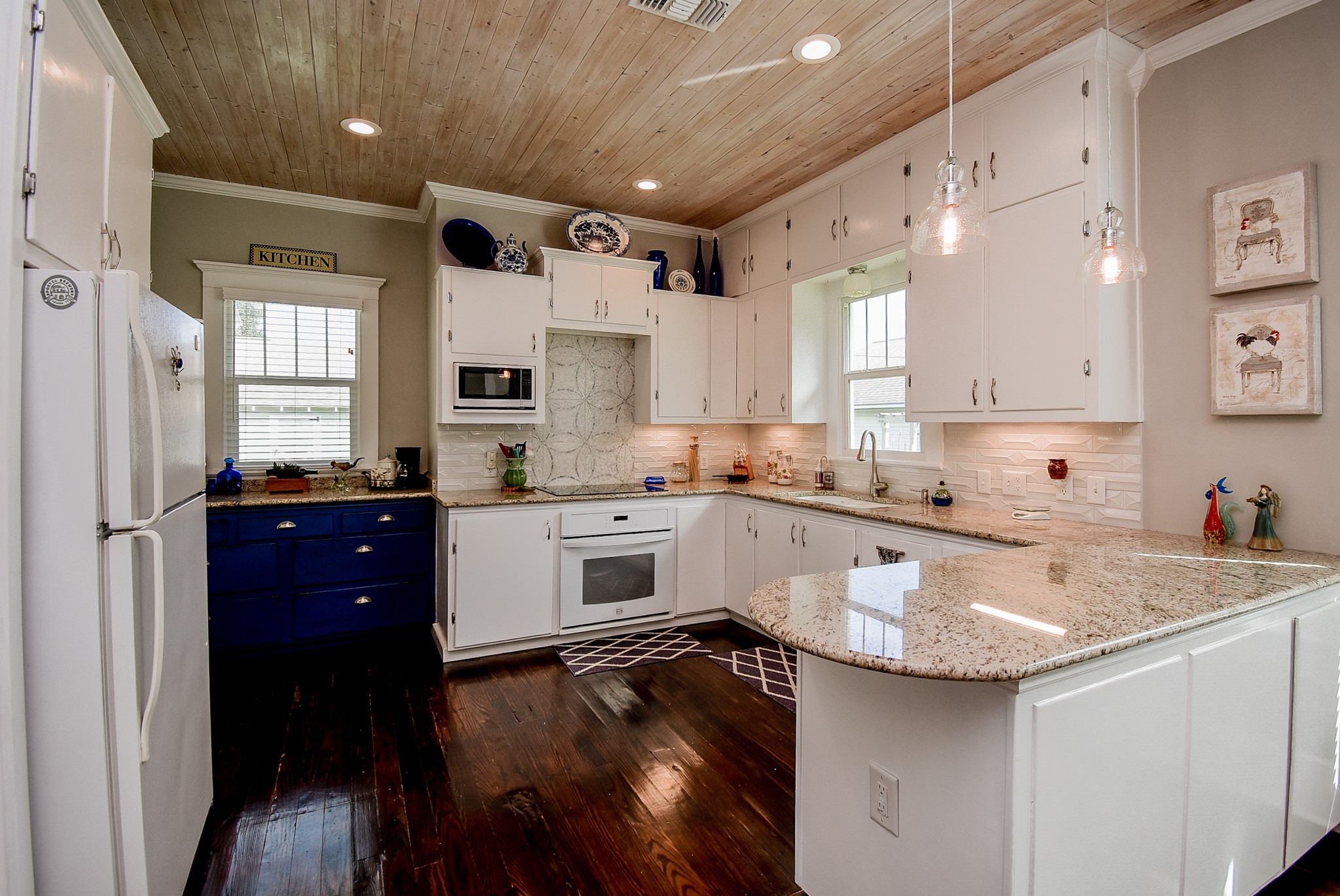 210 W Calhoun Street Property Photo 6