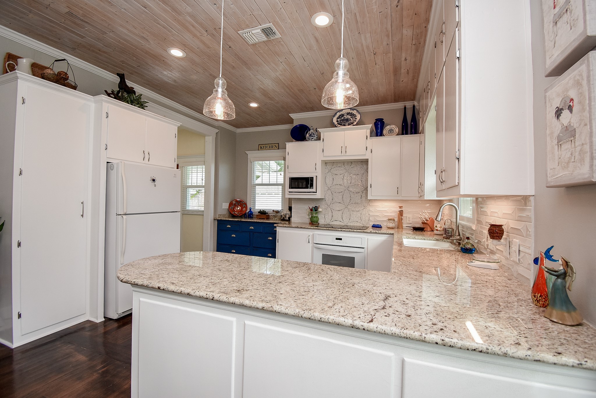 210 W Calhoun Street Property Photo 18
