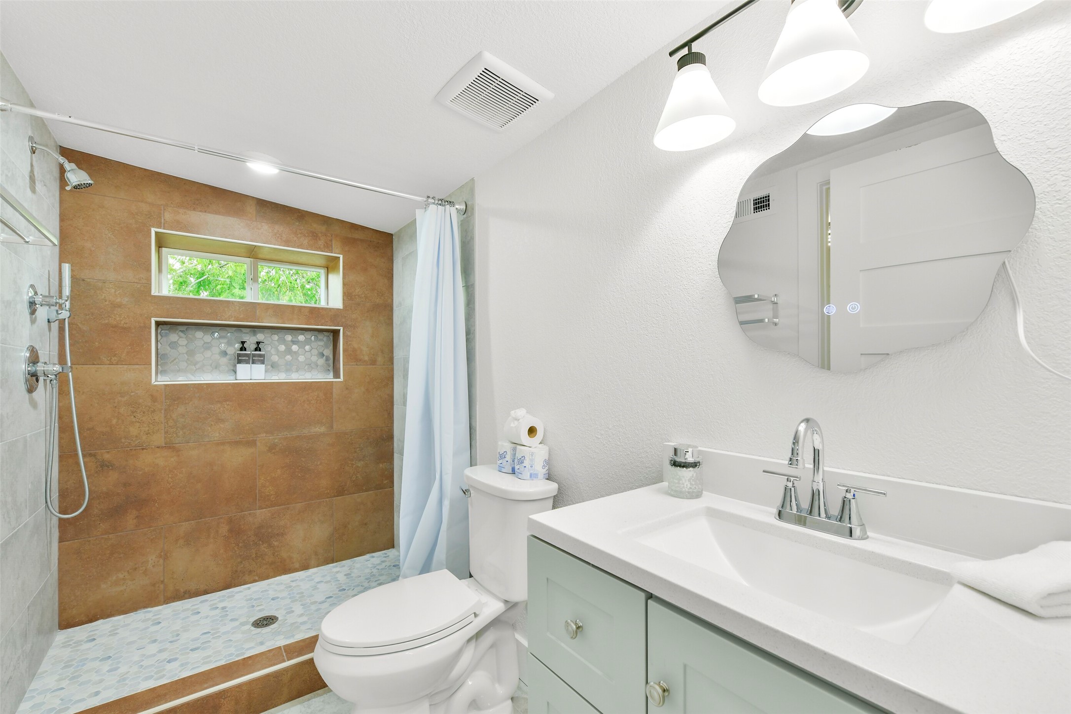7103 Long Point Road D Property Photo 15
