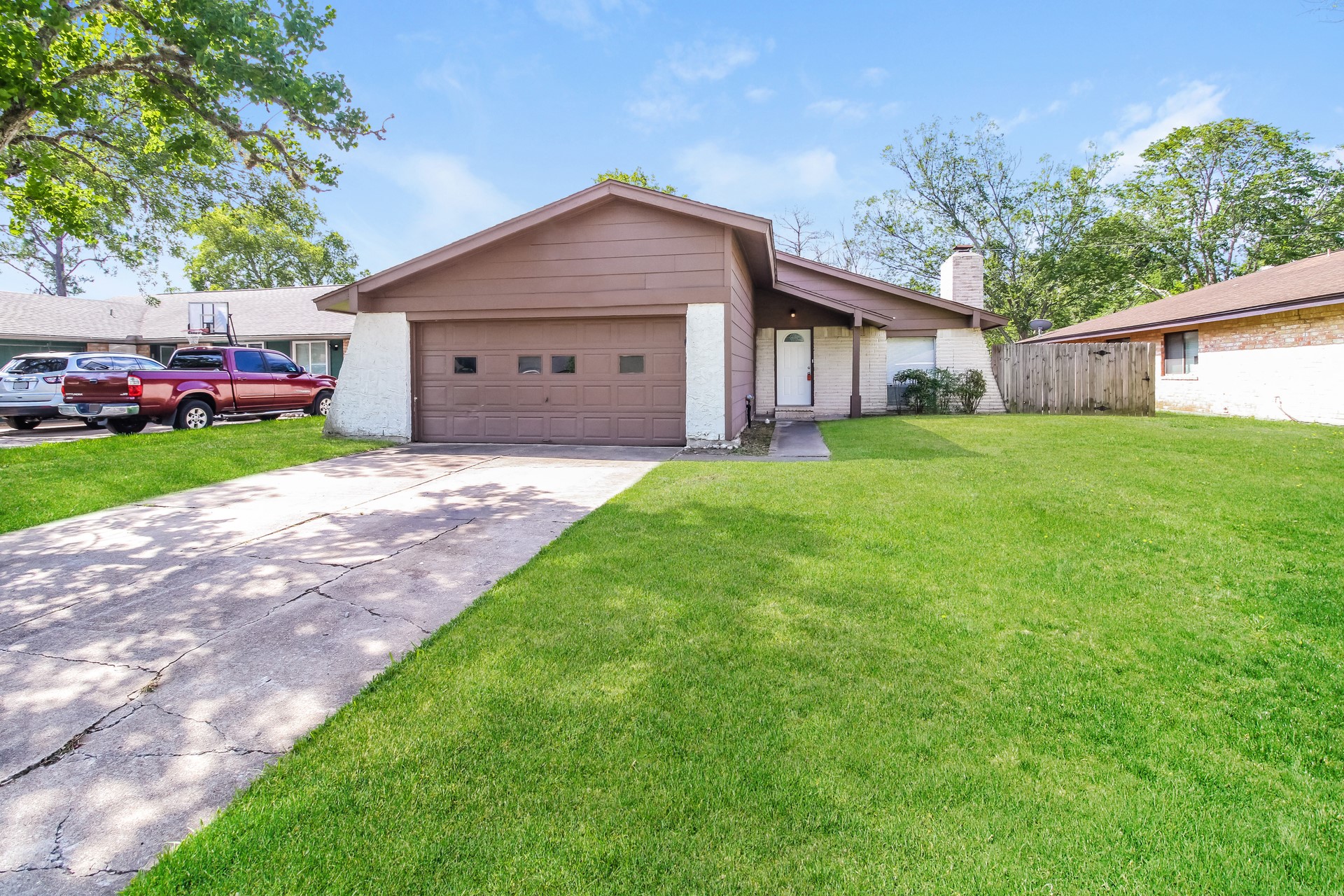 4427 Ravine Drive Property Photo 1