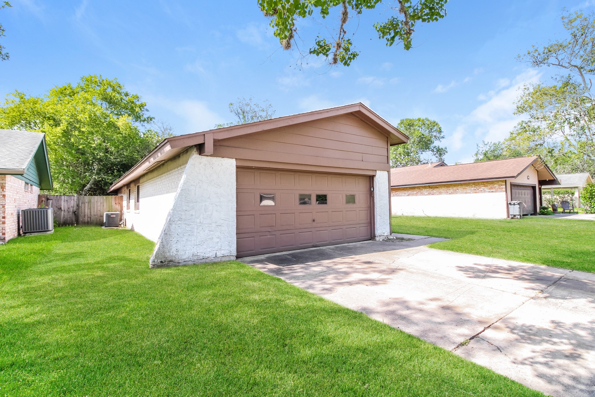 4427 Ravine Drive Property Photo 2