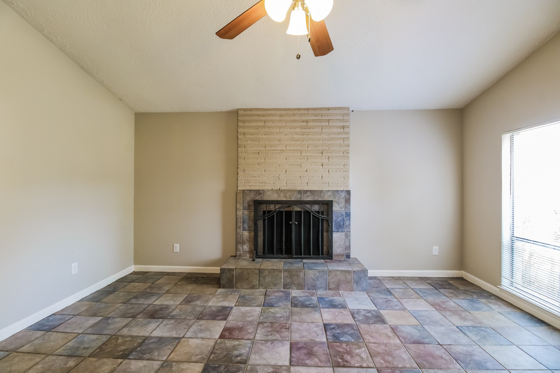 4427 Ravine Drive Property Photo 3