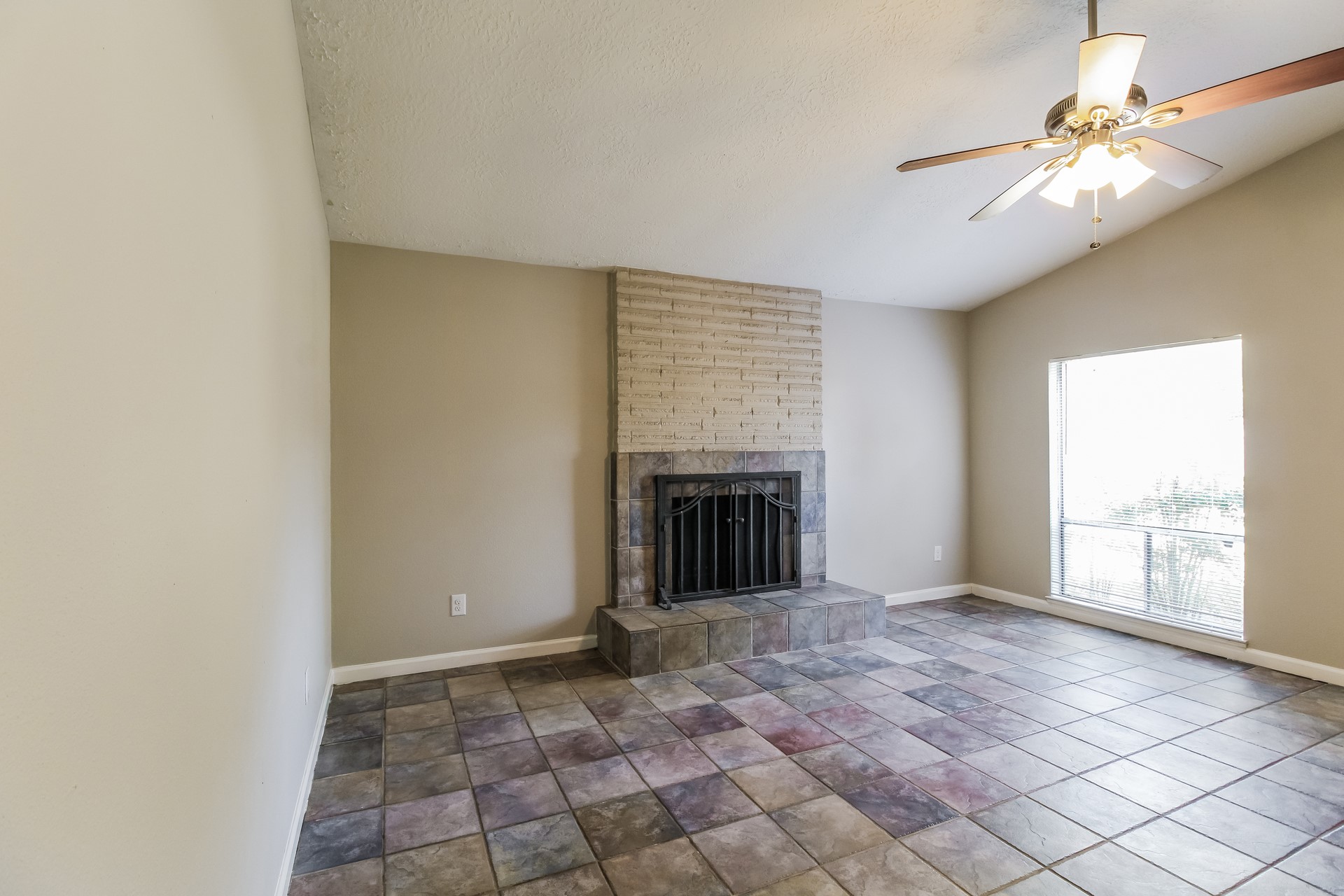 4427 Ravine Drive Property Photo 4