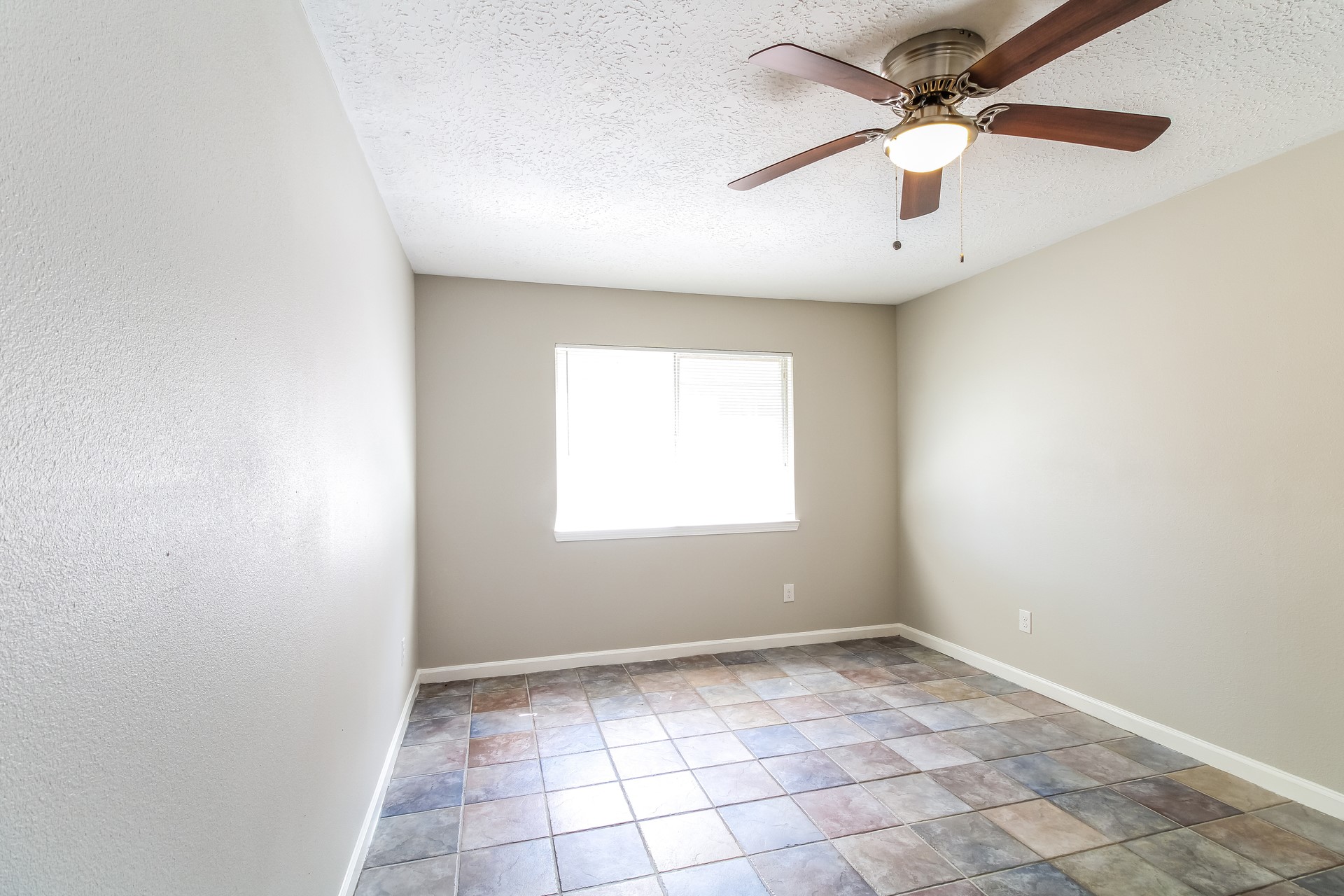 4427 Ravine Drive Property Photo 10
