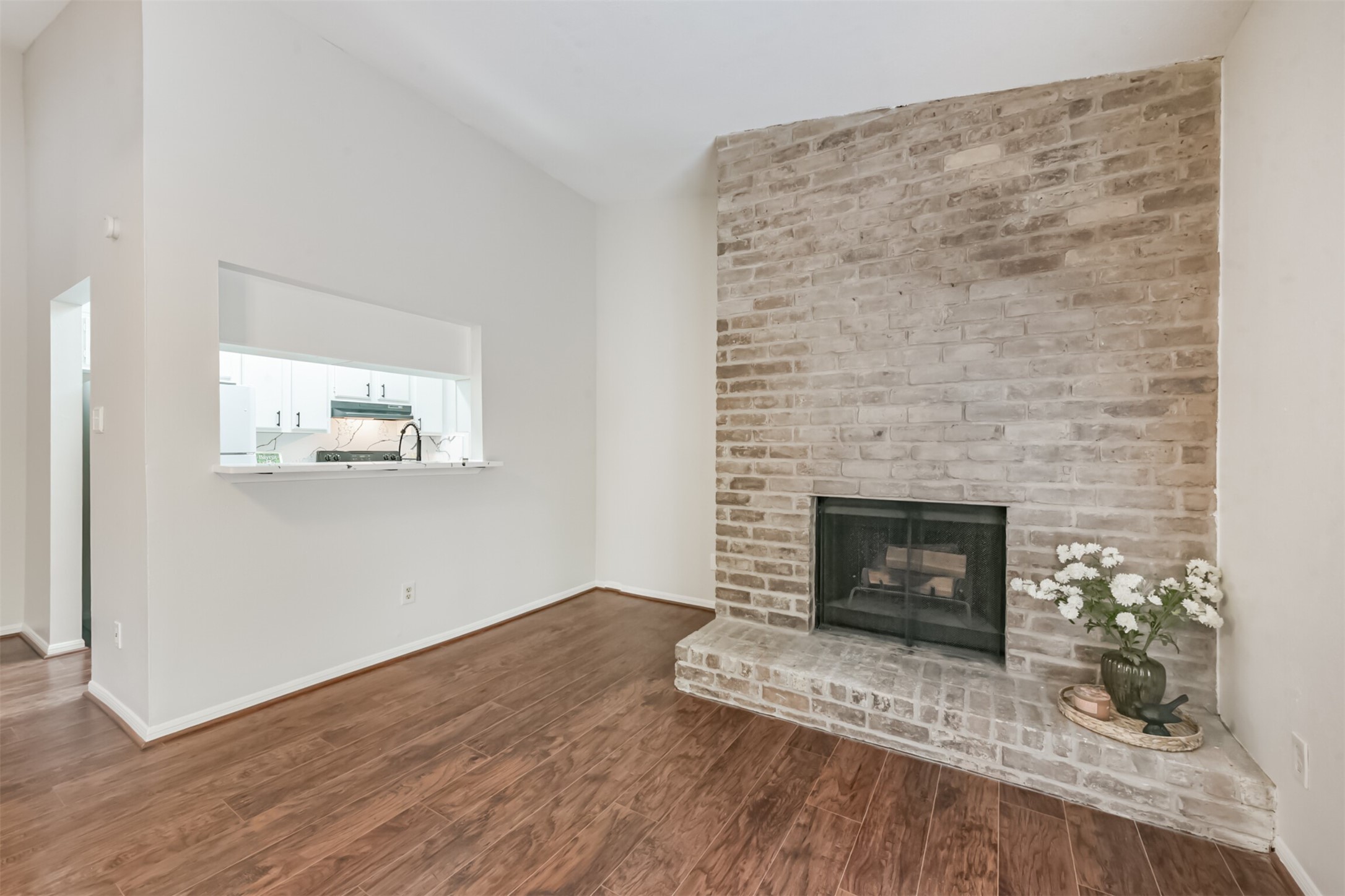 2001 Bering Drive 4d Property Photo 2