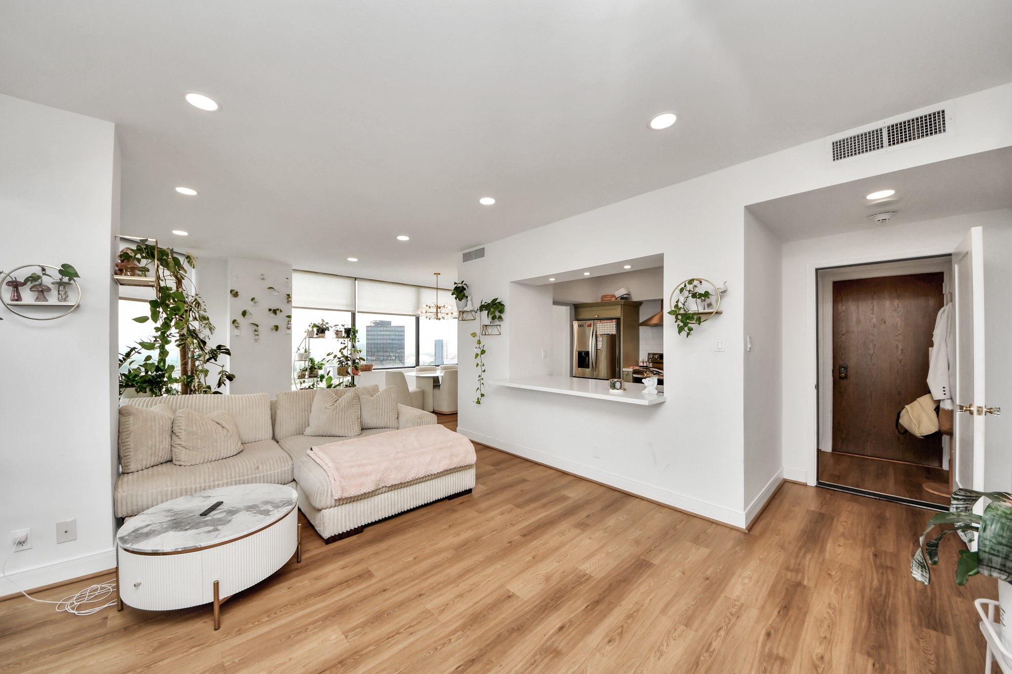 14 Greenway Plaza 23p Property Photo 5