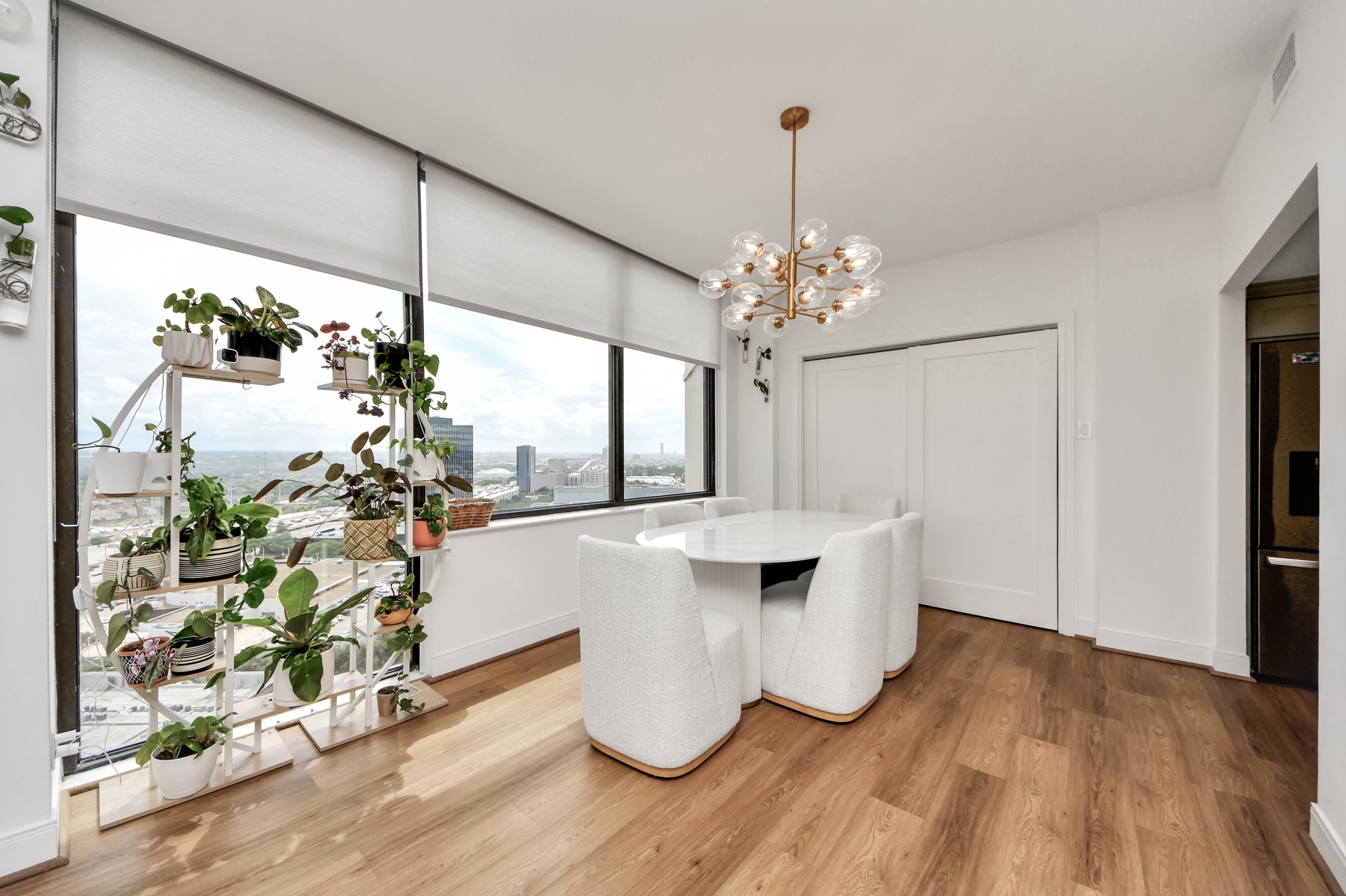 14 Greenway Plaza 23p Property Photo 10