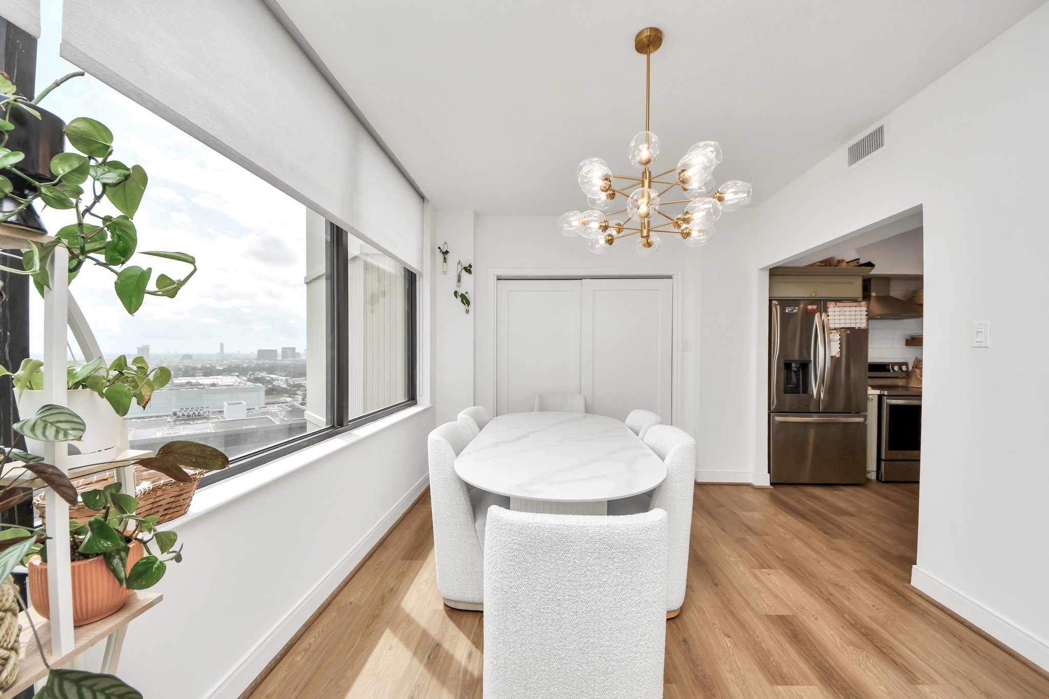 14 Greenway Plaza 23p Property Photo 11