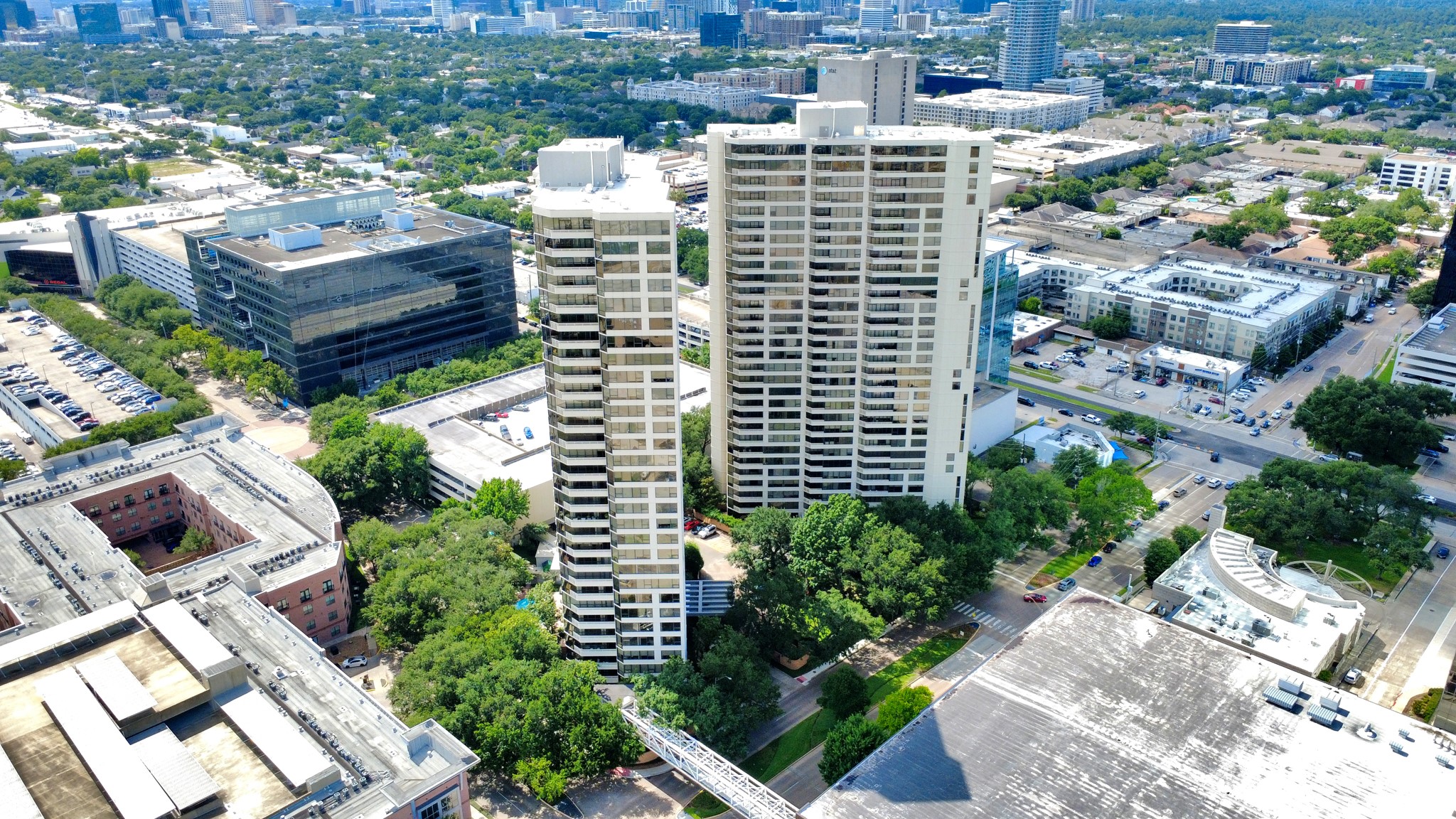 14 Greenway Plaza 23p Property Photo 39