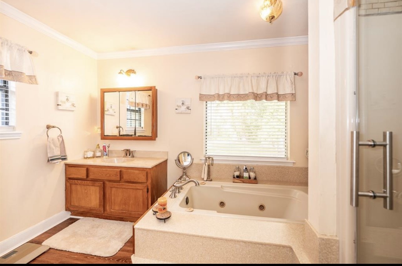 464 River Road Property Photo 11