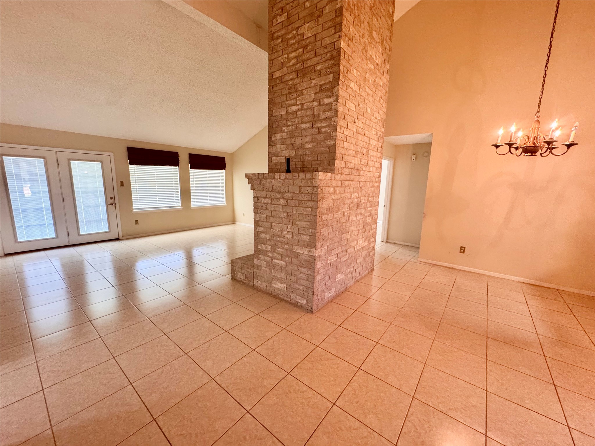 3423 Pecan Point Drive Property Photo 3
