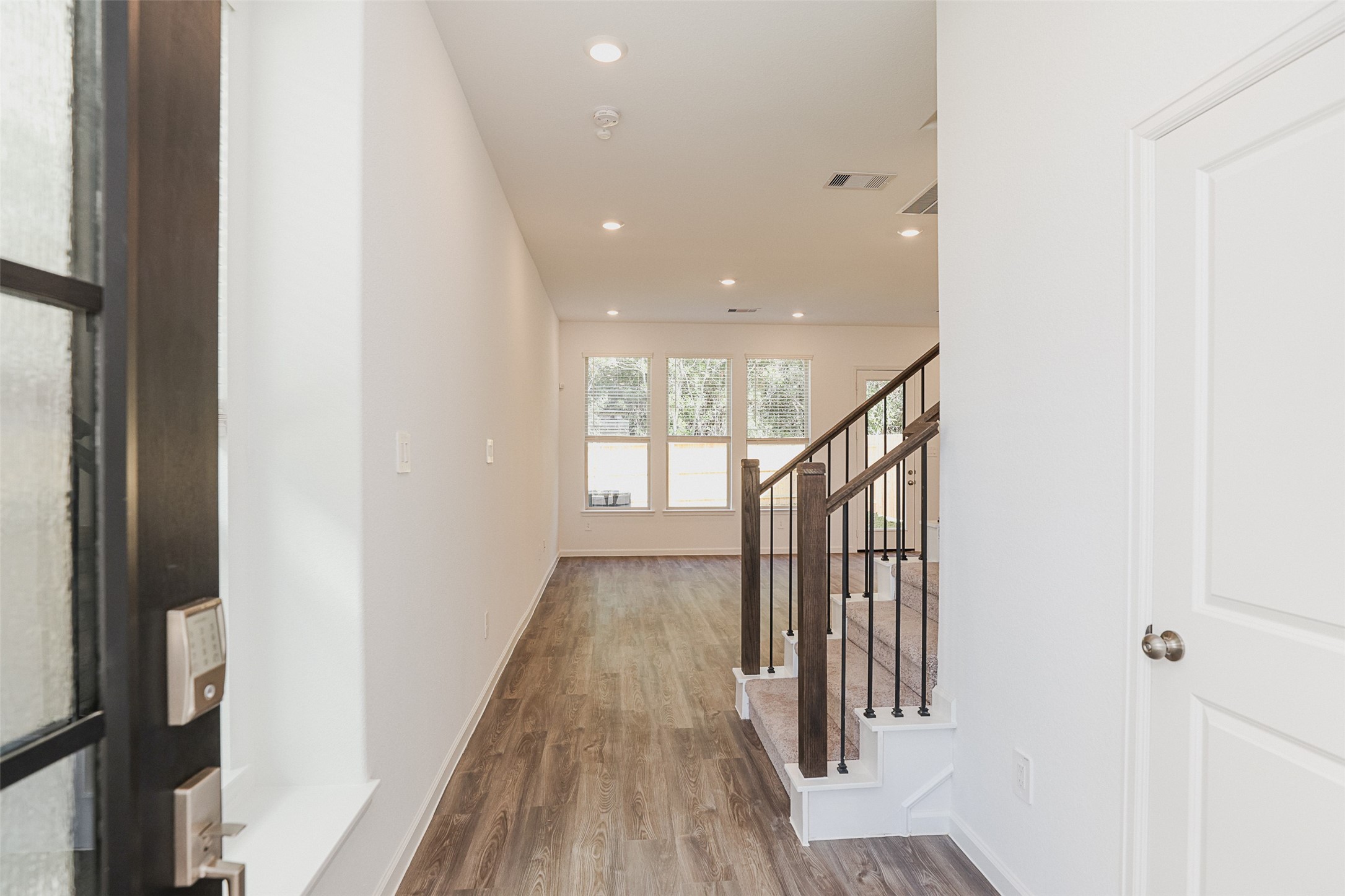625 Royal Arch Drive Property Photo 5