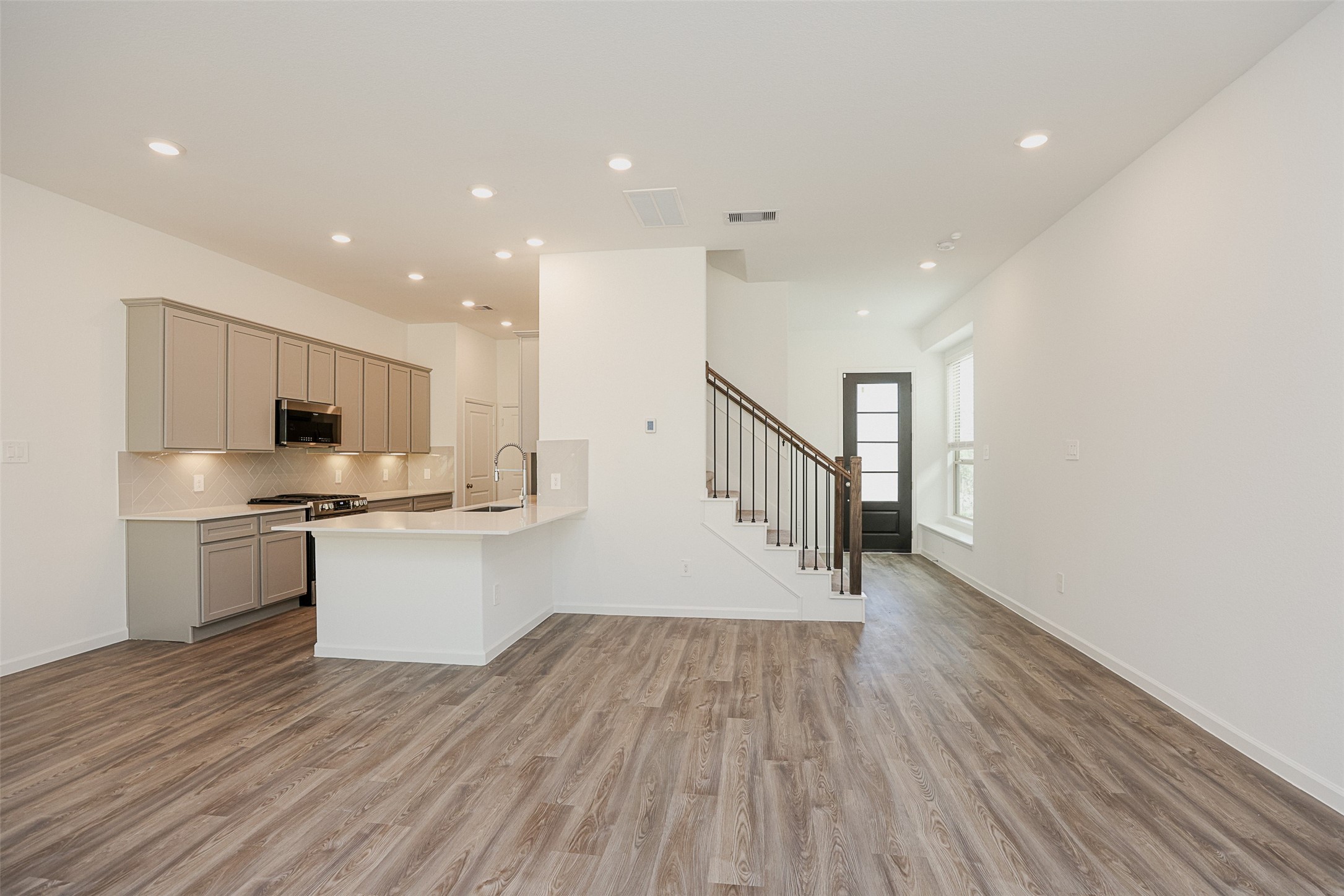 625 Royal Arch Drive Property Photo 9
