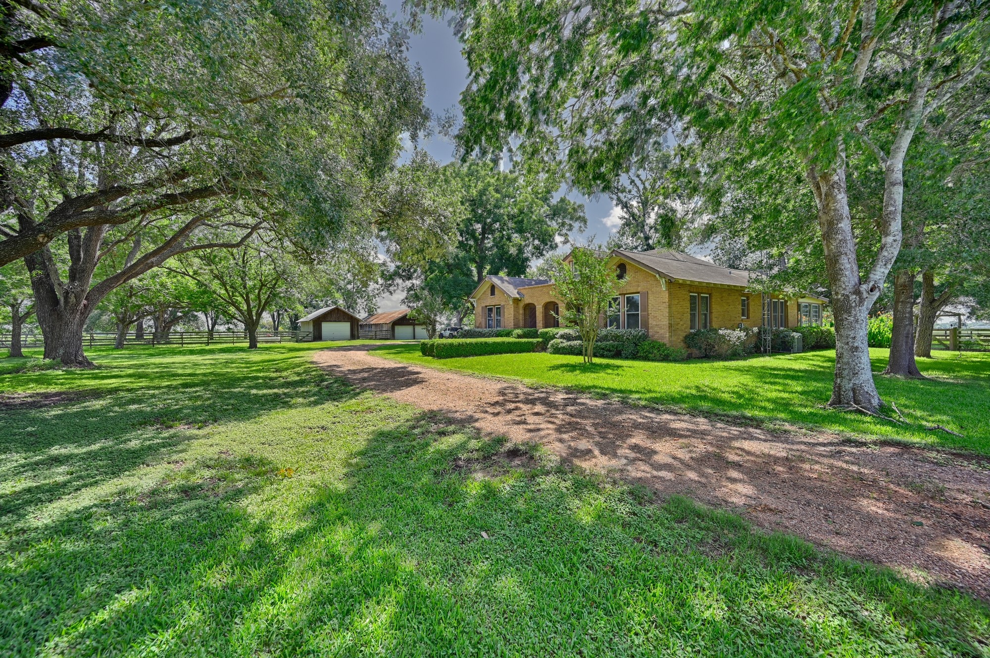 3348 W Ueckert Property Photo 4