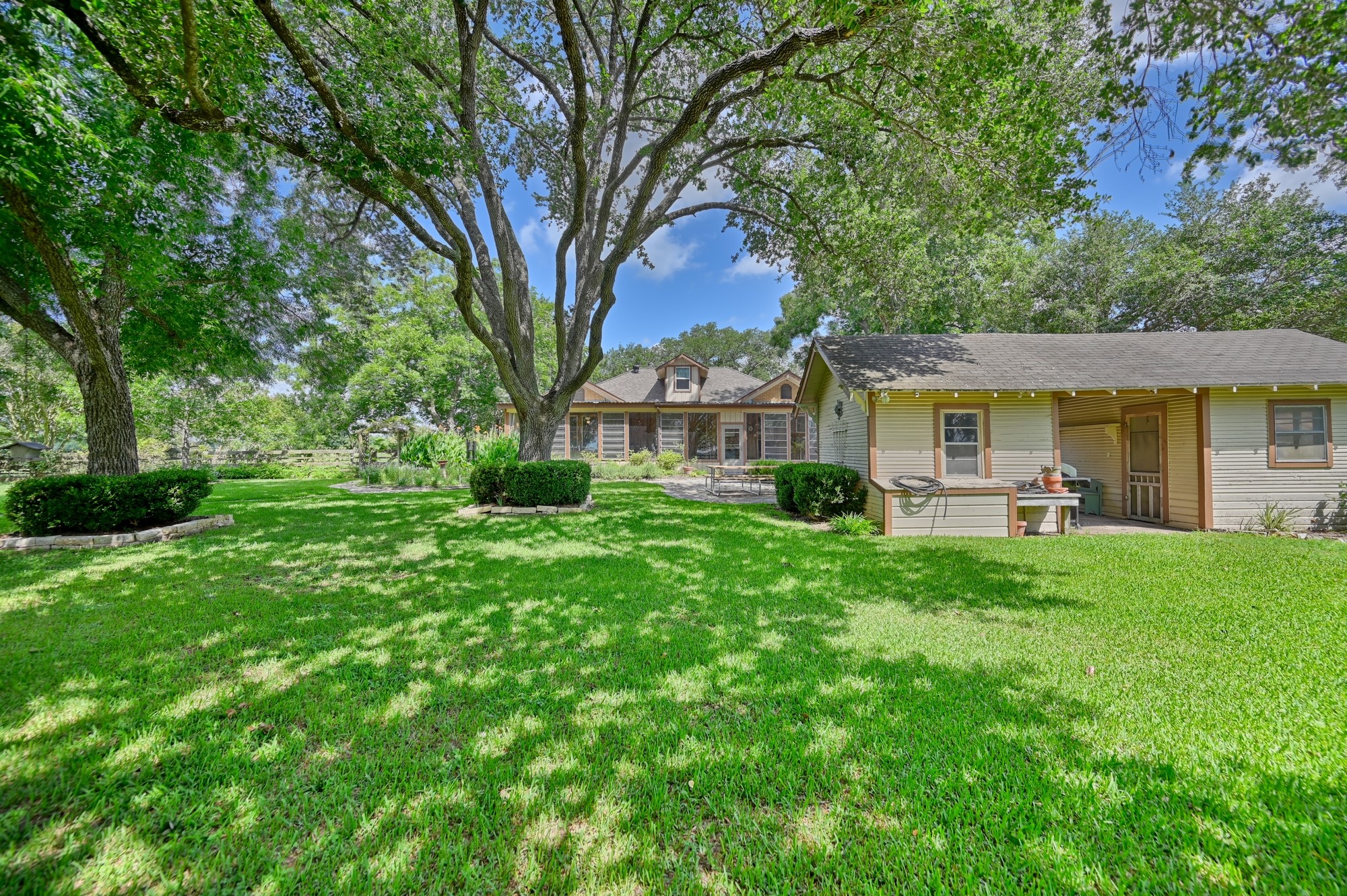 3348 W Ueckert Property Photo 34