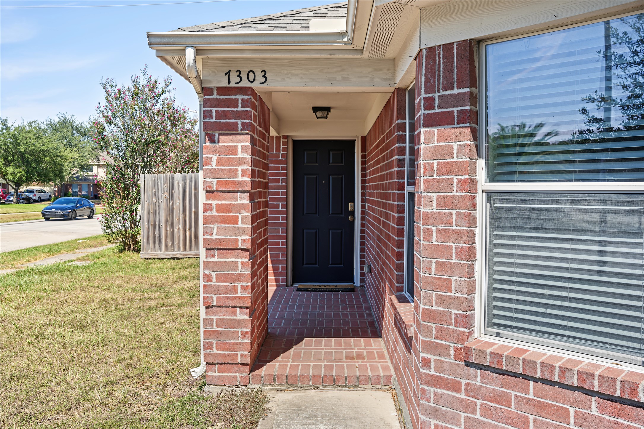 7303 Foxvista Lane Property Photo 3