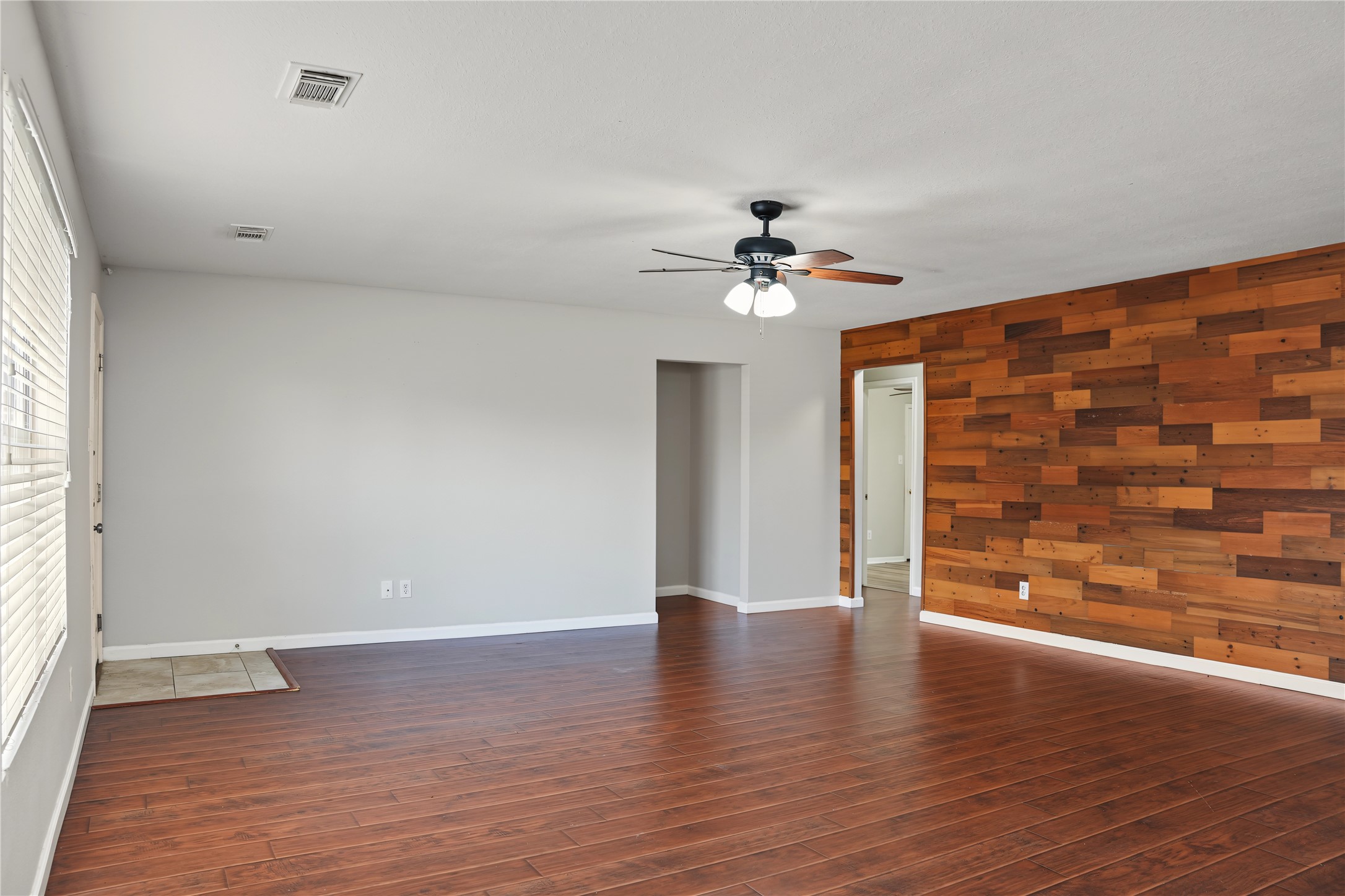 7303 Foxvista Lane Property Photo 4