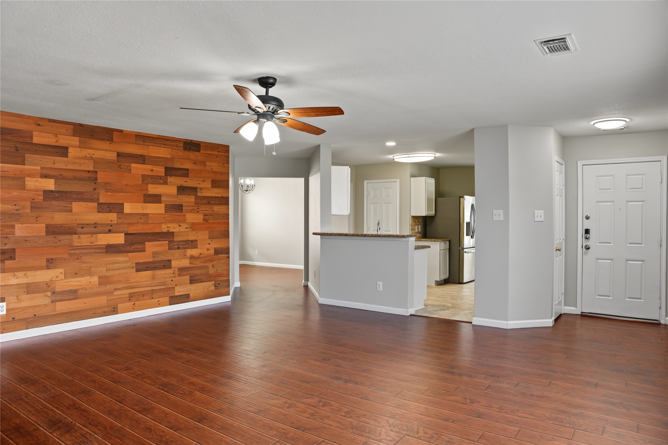 7303 Foxvista Lane Property Photo 5