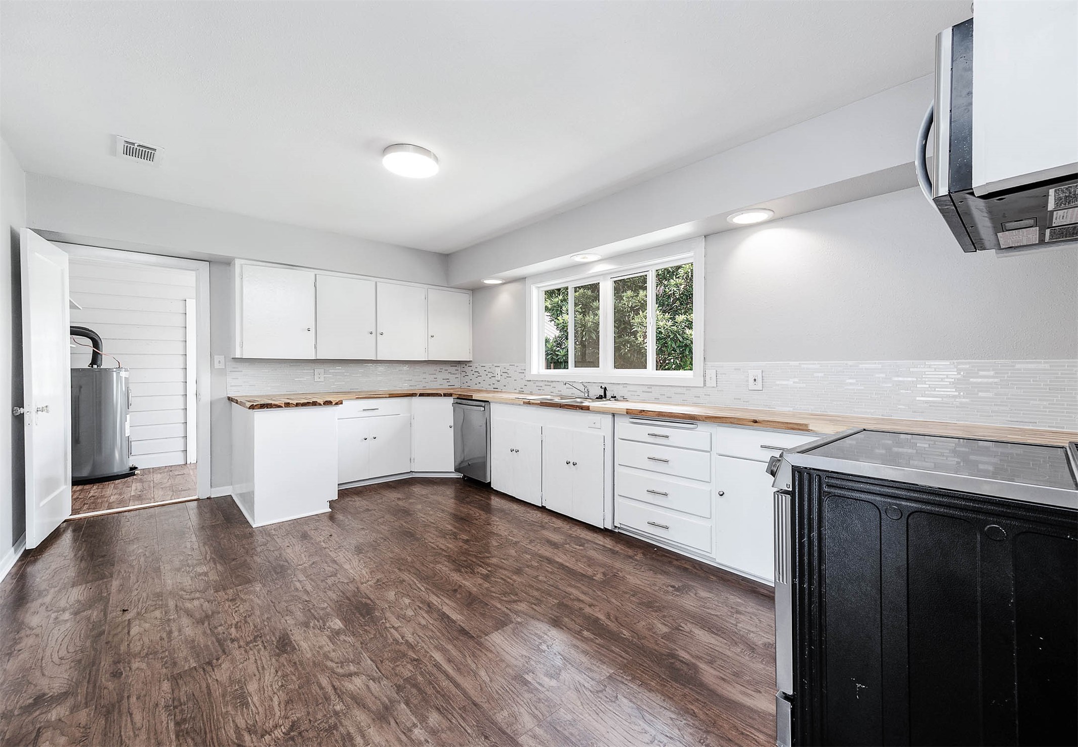 1224 Avenue H Property Photo 1