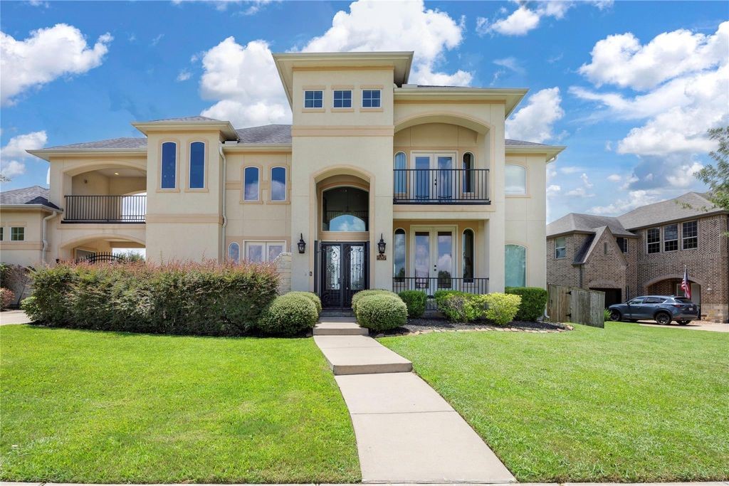 25207 Springwood Lake Drive Property Photo 2