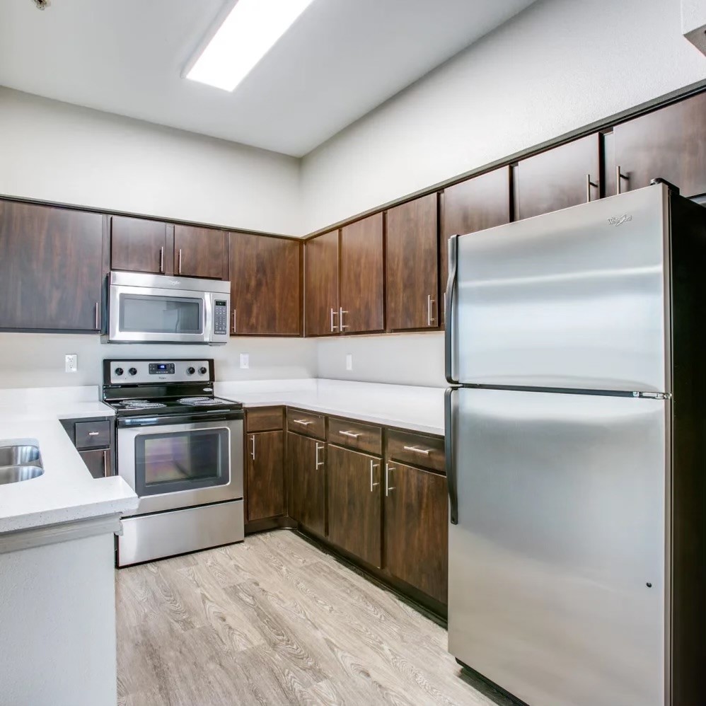 2700 Woodland Park Drive E Property Photo 8