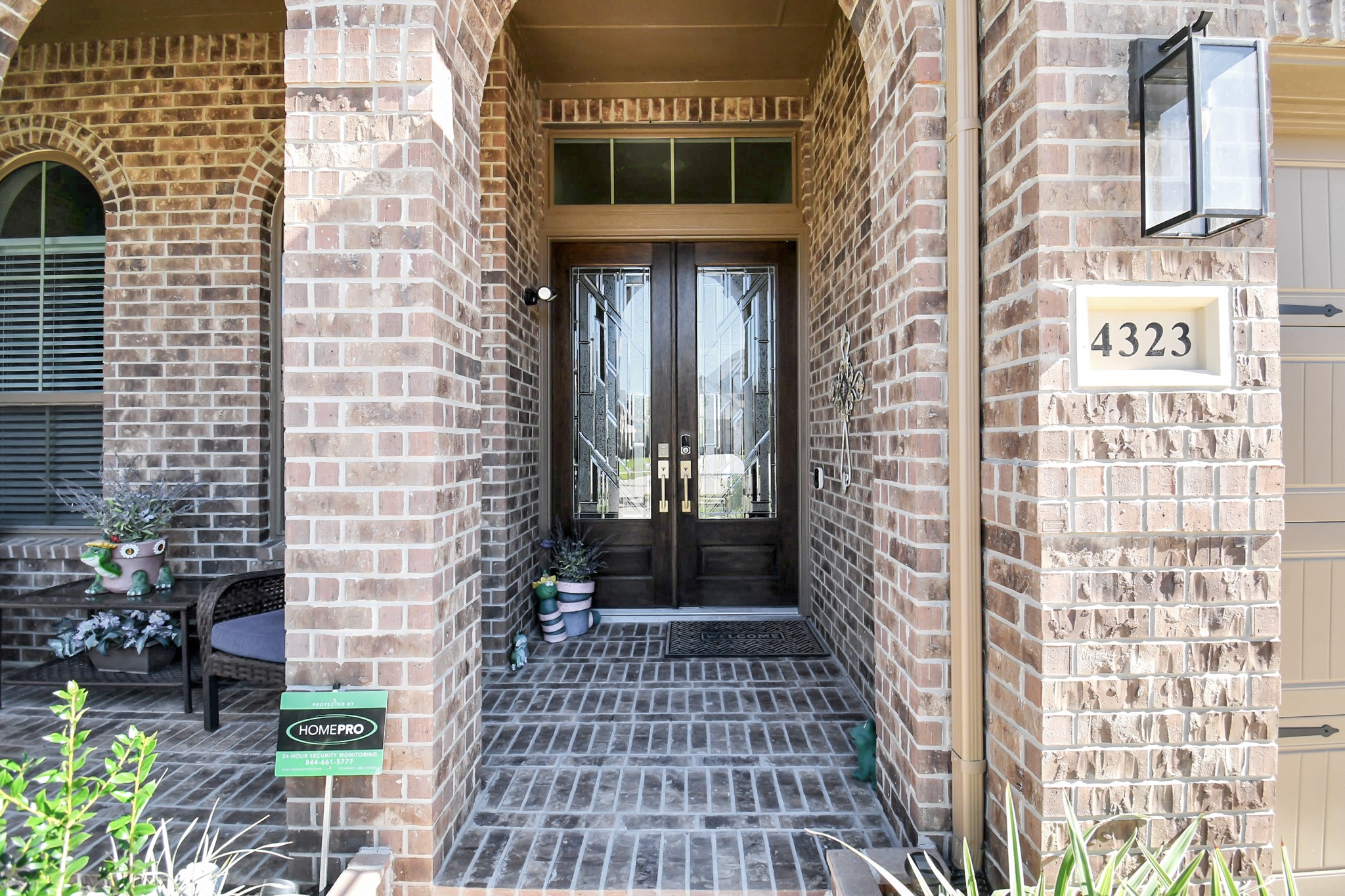 4323 Sandy Cove Drive Property Photo 5