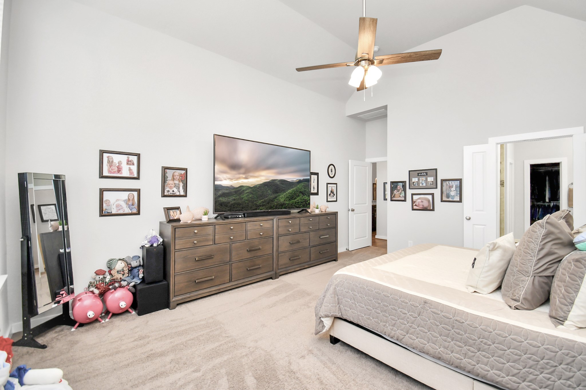 4323 Sandy Cove Drive Property Photo 16