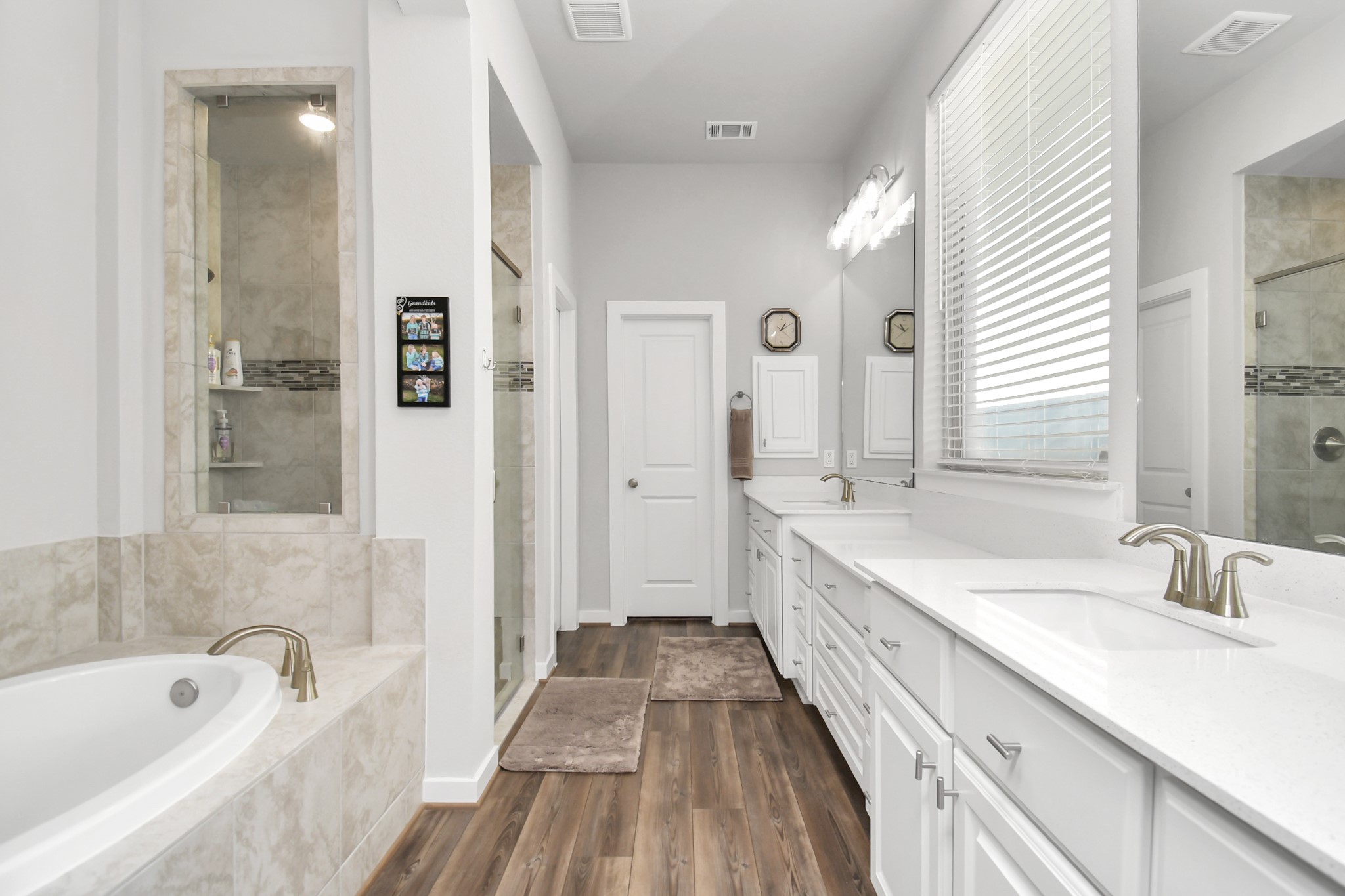 4323 Sandy Cove Drive Property Photo 19